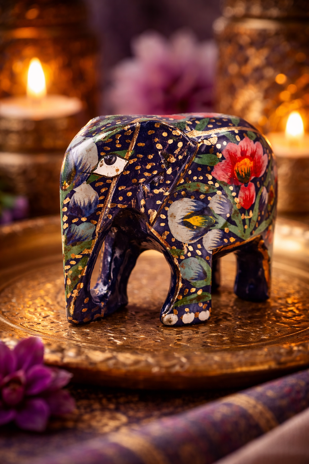 Éléphant décoratif indien peint à la main