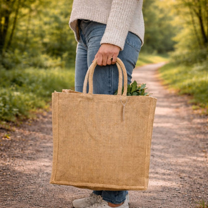 Sac en toile de jute – Fabrication artisanale à Kolkata (40 x 43 x 12 cms)