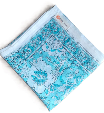 Bandana carré Varanasi 50x50 cm en coton Block Print, motif floral écru sur fond bleu turquoise avec bordure décorative assortie, From India Boutique.