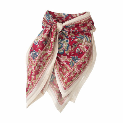 Cheich Shimla 75x75 cm en voile de coton rouge avec motifs floraux bleus, verts et blancs, bordure imprimée artisanale Block Print.